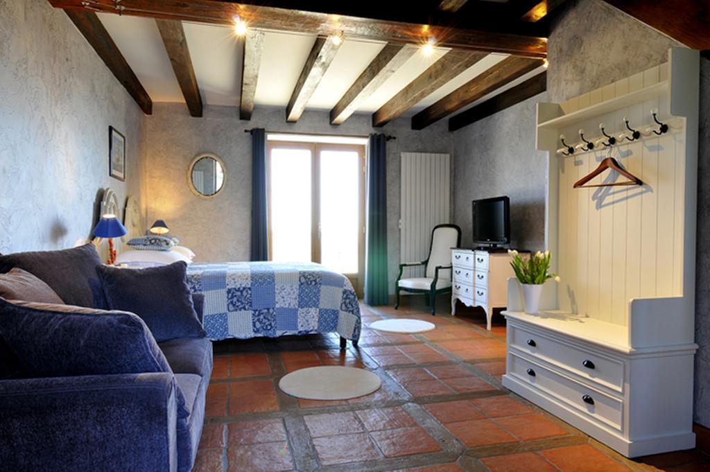 Chateau De Larre Otel Chatres-sur-Cher Oda fotoğraf